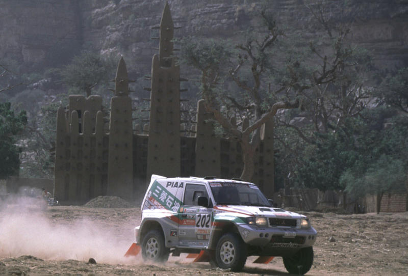 Illustration for article titled Meet The Mitsubishi Pajero Evo: The Last Forgotten Homologation Special